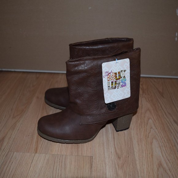 Muk Luks Shoes - Muk Luks Women's Chris Foldover Booties Embossed Cuff Chocolate Brown Size 8 NWT
